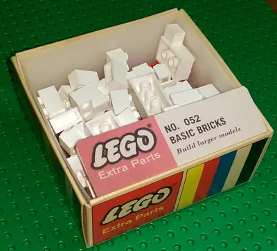 LEGO Samsonite 052 Assorted basic bricks - White set