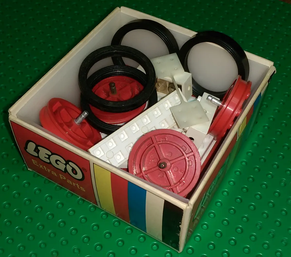 LEGO Samsonite 057 Large Wheels set