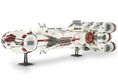 LEGO Star Wars 10019 Rebel Blockade Runner set, image 2