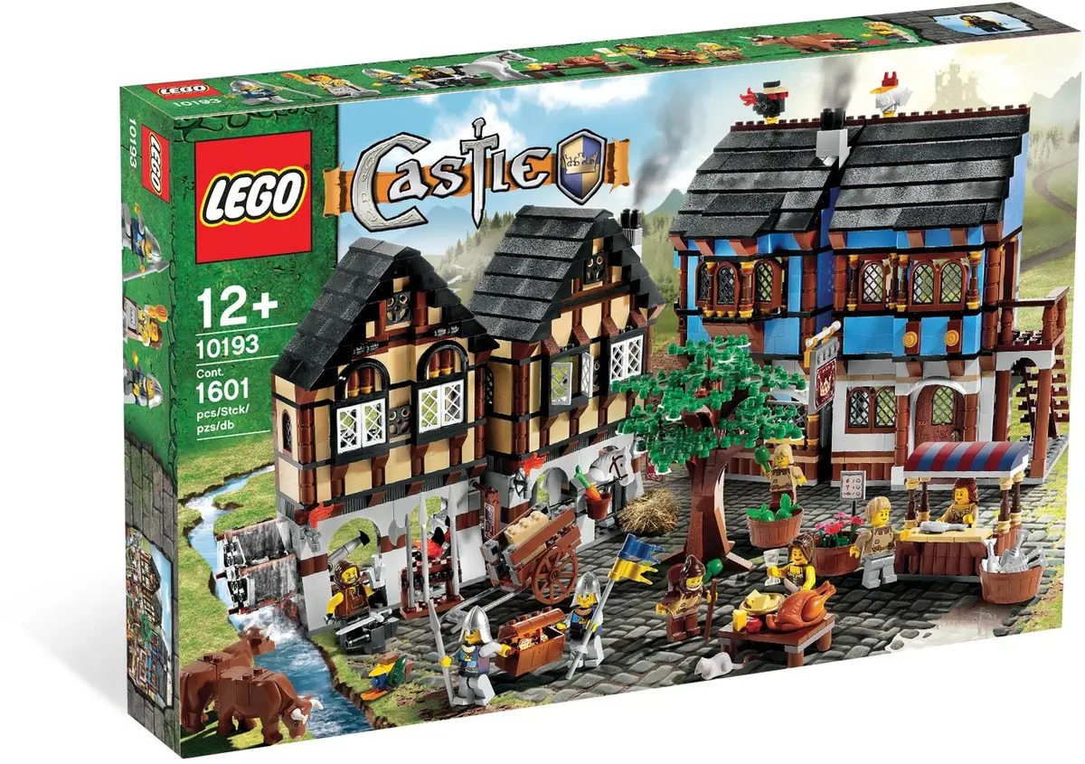 LEGO Castle 10193 Medieval Market Village set, image 8