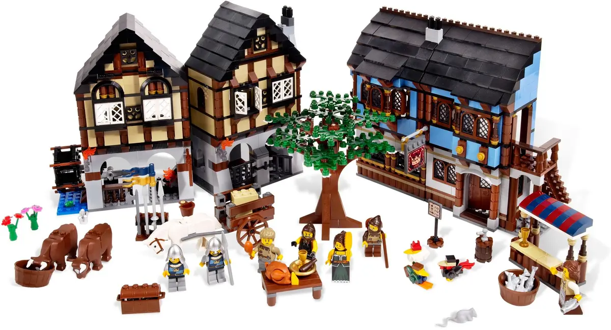 LEGO Castle 10193 Medieval Market Village set, image 11
