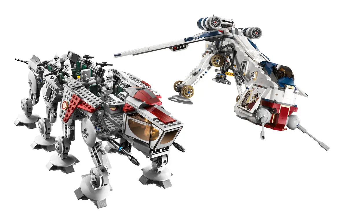 LEGO Star Wars 10195 Republic Dropship with AT-OT set, image 3