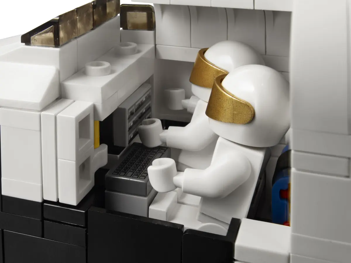LEGO Advanced models 10231 Shuttle Expedition set, image 15