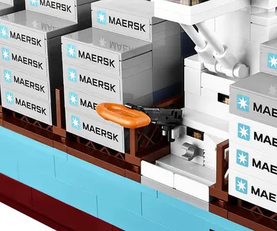LEGO Creator Expert 10241 Maersk Line Triple-E set, image 11