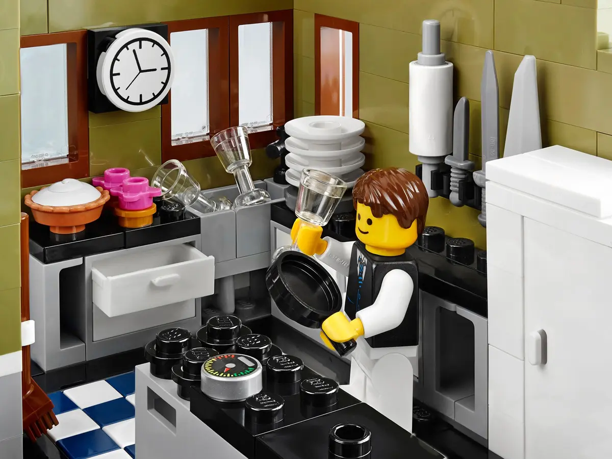 LEGO Creator Expert 10243 Parisian Restaurant set, image 10