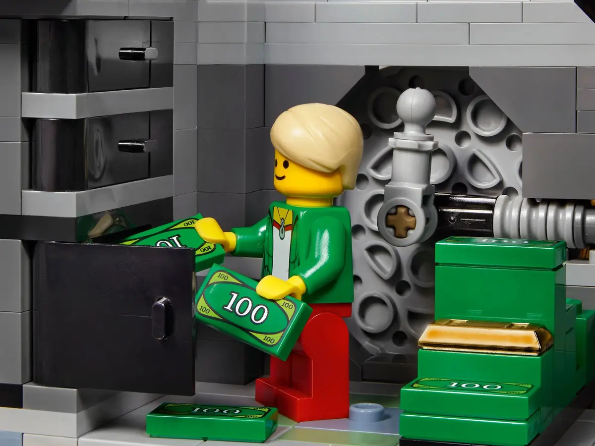 LEGO Creator Expert 10251 Brick Bank set, image 9
