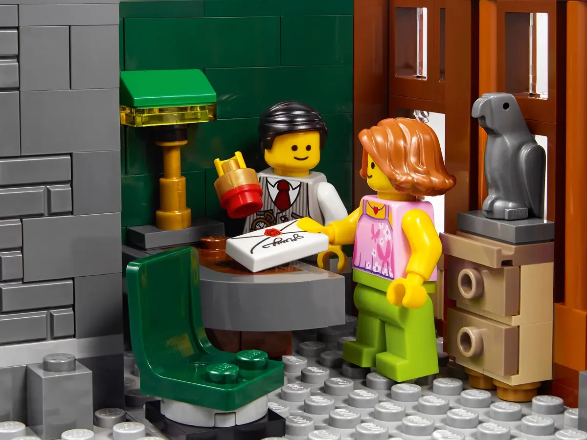 LEGO Creator Expert 10251 Brick Bank set, image 7