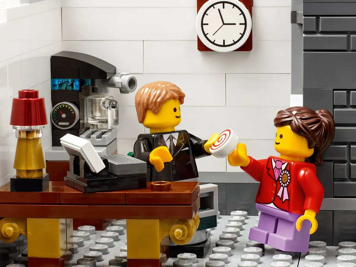 LEGO Creator Expert 10251 Brick Bank set, image 6