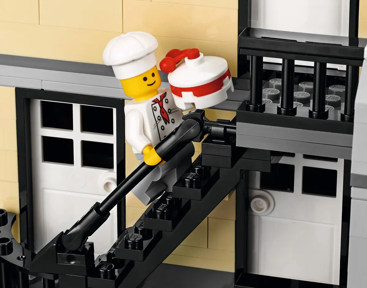 LEGO Creator Expert 10255 Assembly Square set, image 23