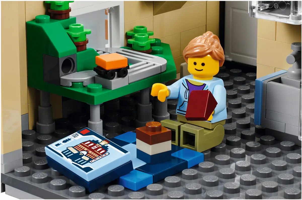 LEGO Creator Expert 10255 Assembly Square set, image 16