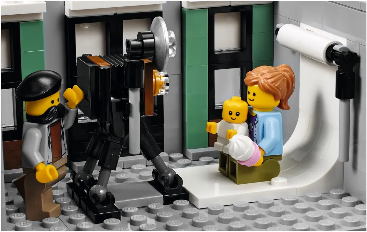 LEGO Creator Expert 10255 Assembly Square set, image 18