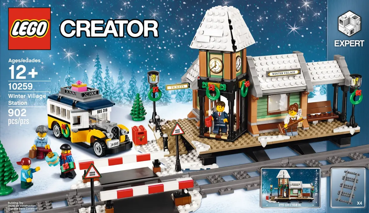 LEGO Creator Expert 10259 Winter Village Station set, image 16