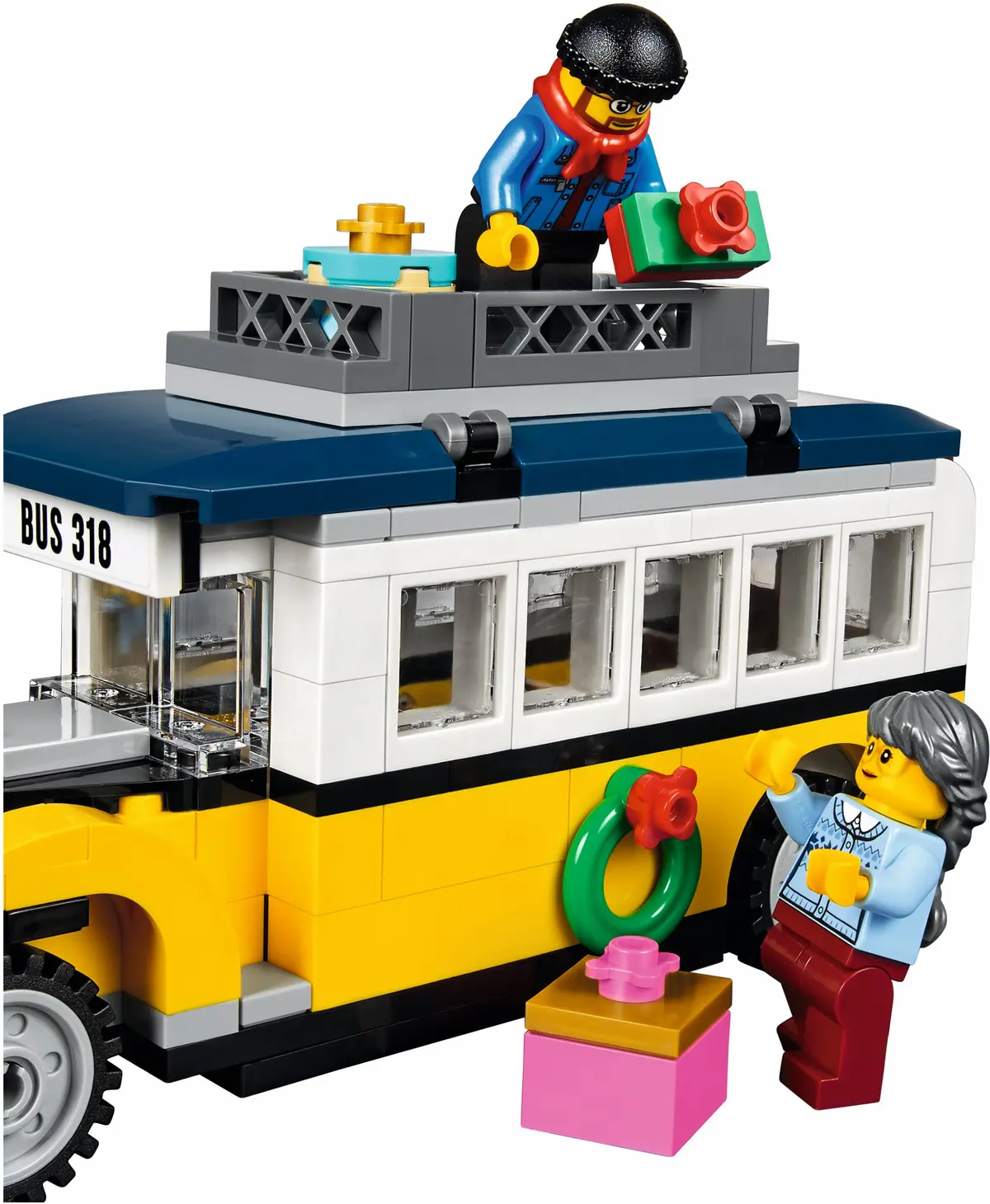 LEGO Creator Expert 10259 Winter Village Station set, image 14