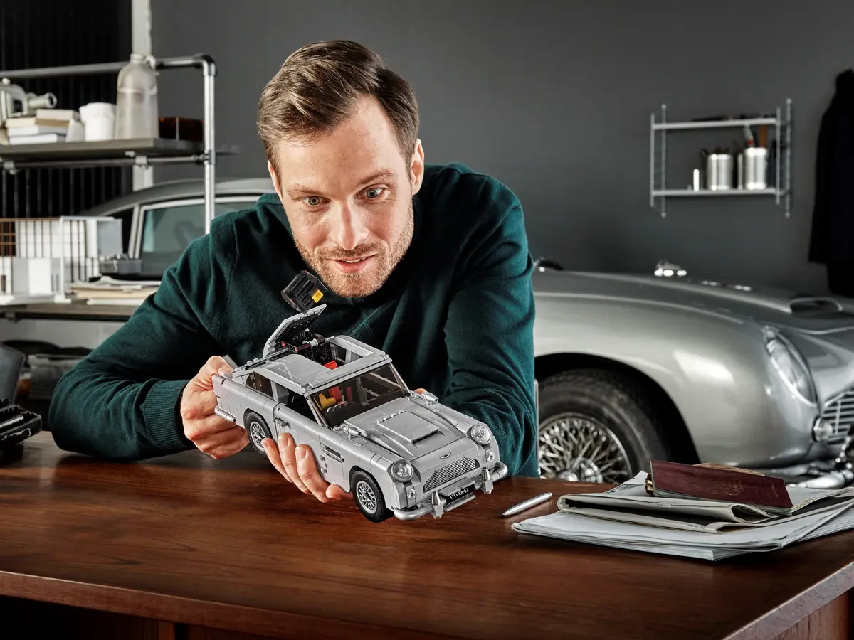 LEGO Creator Expert 10262 James Bond Aston Martin DB5 set, image 13