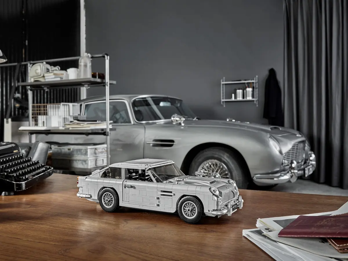 LEGO Creator Expert 10262 James Bond Aston Martin DB5 set, image 9