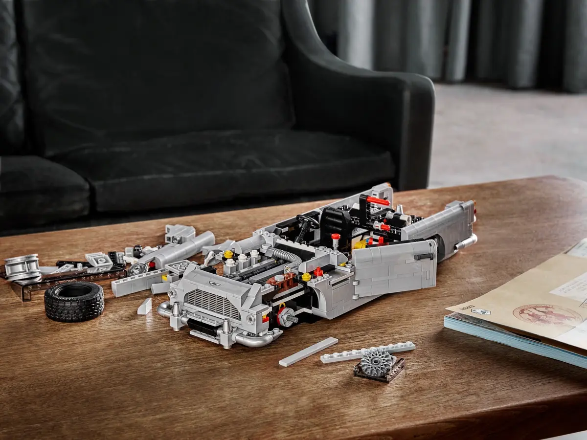 LEGO Creator Expert 10262 James Bond Aston Martin DB5 set, image 8