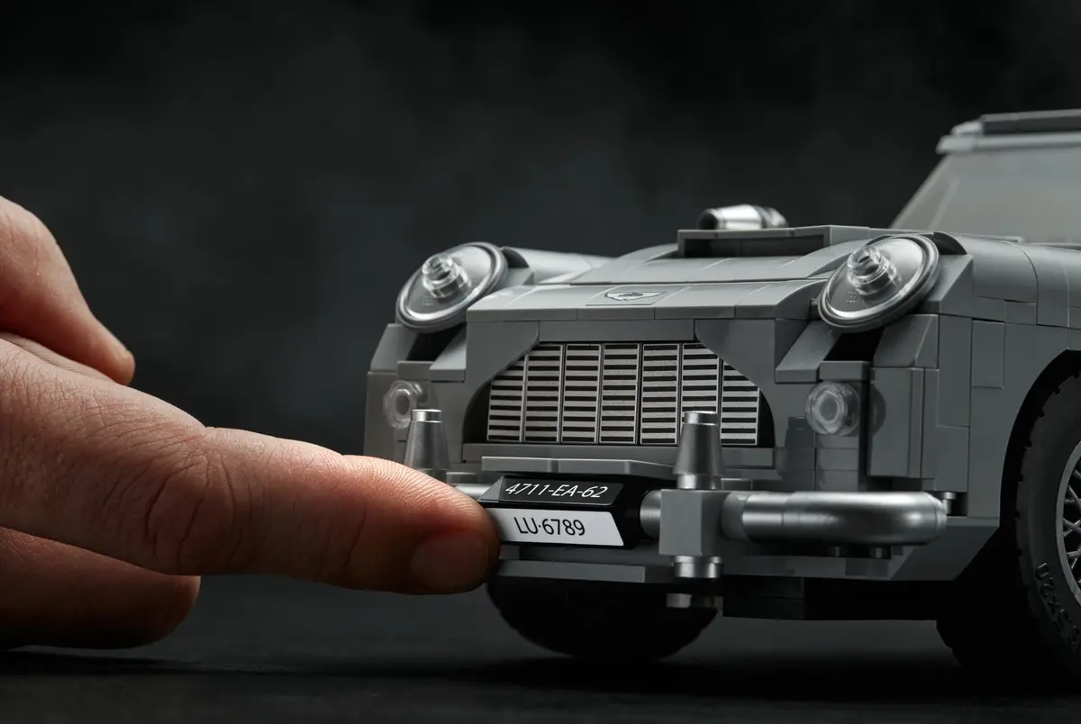 LEGO Creator Expert 10262 James Bond Aston Martin DB5 set, image 5