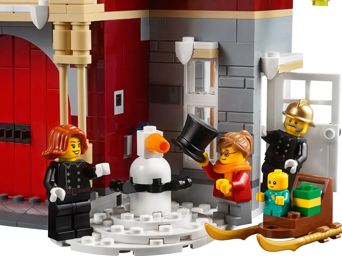 LEGO Creator Expert 10263 Winter Village Fire Station set, image 15
