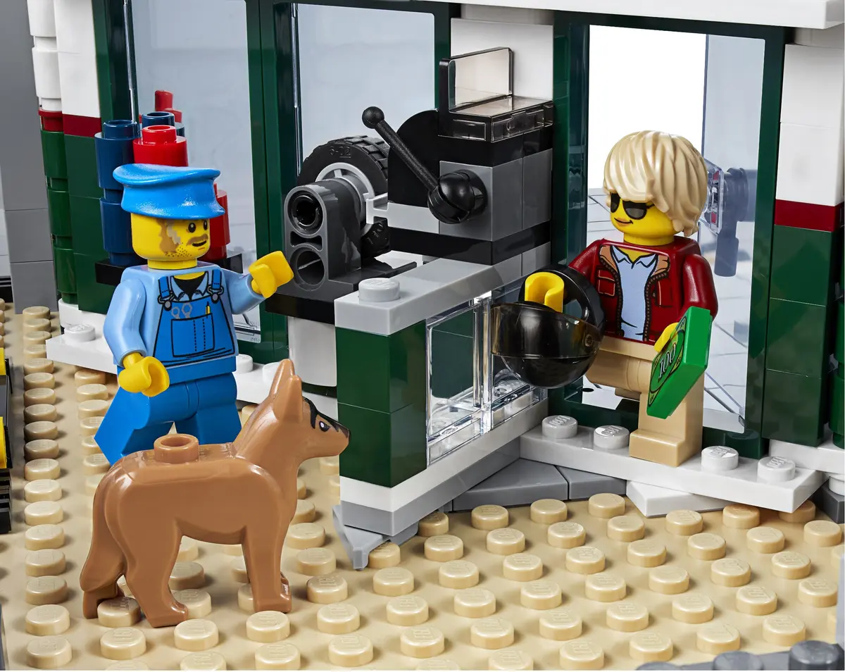 LEGO Creator Expert 10264 Corner Garage set, image 15