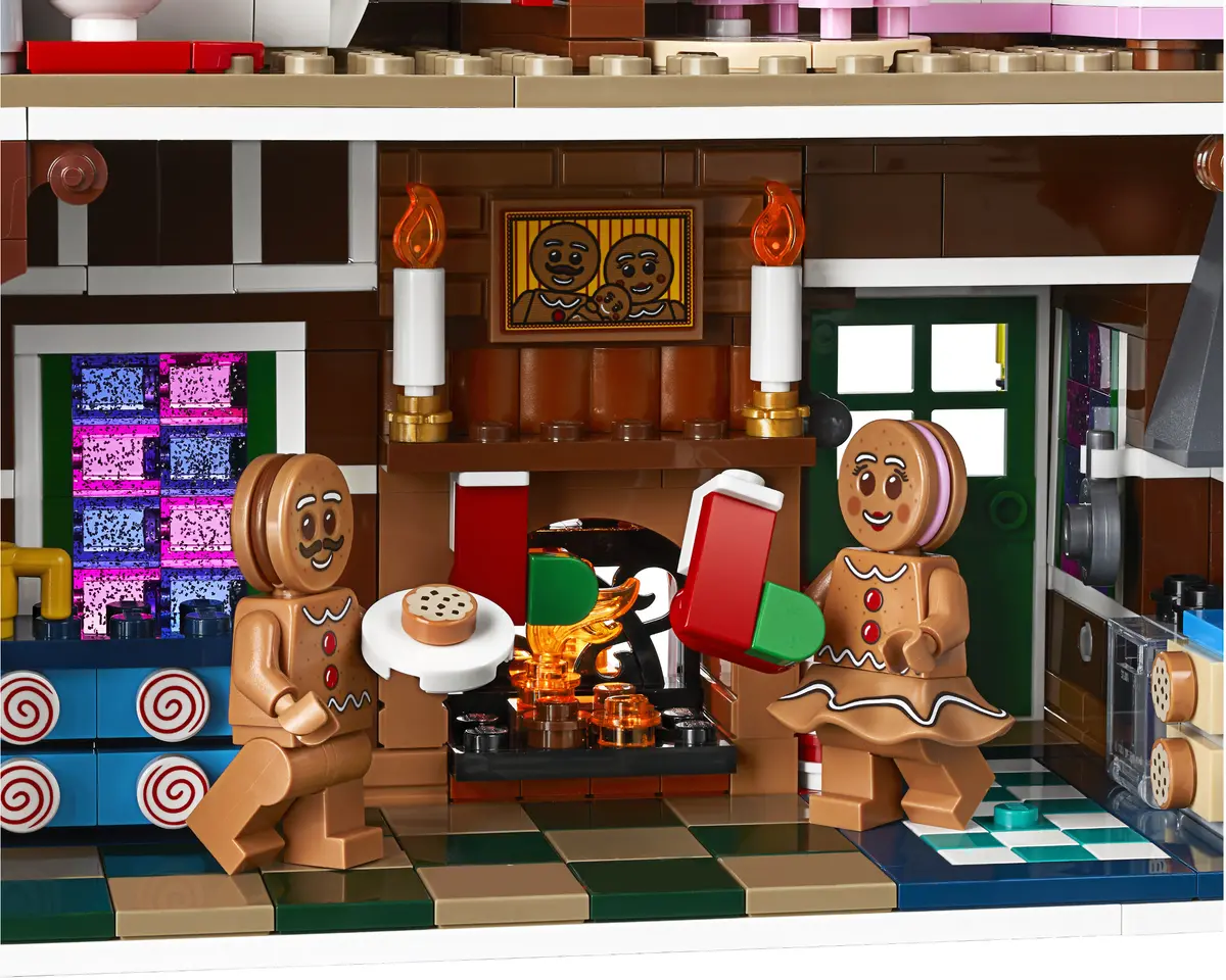 LEGO Creator Expert 10267 Gingerbread House set, image 9