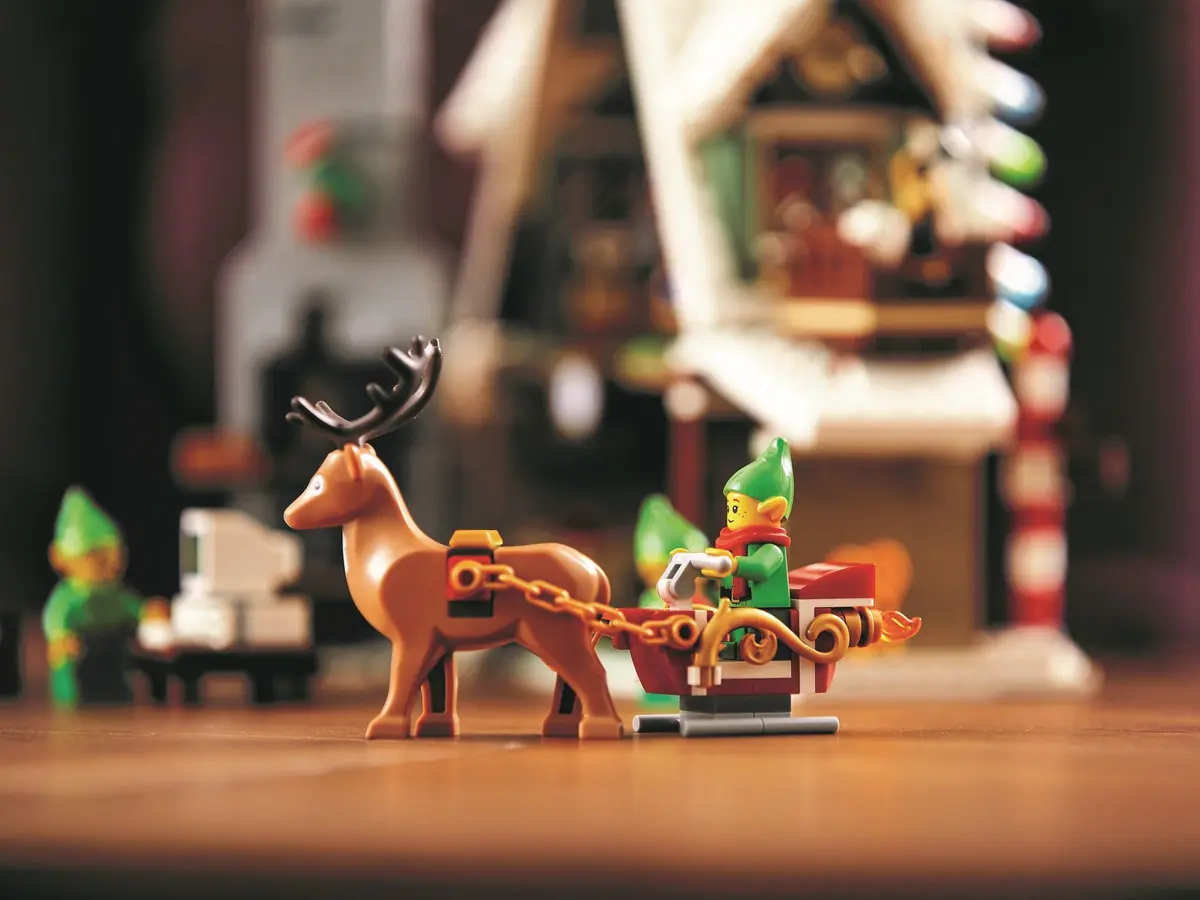 LEGO Icons 10275 Elf Club House set, image 10