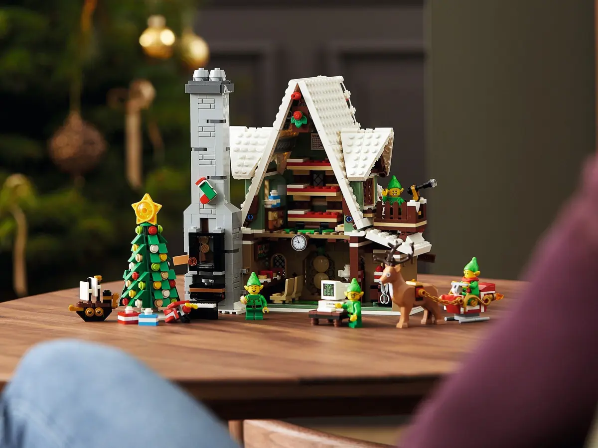 LEGO Icons 10275 Elf Club House set, image 16