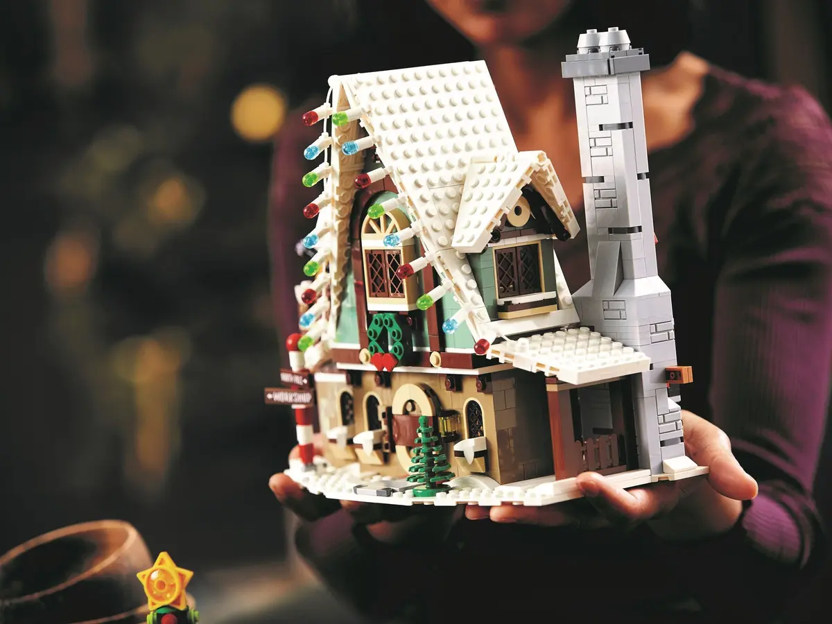 LEGO Icons 10275 Elf Club House set, image 8