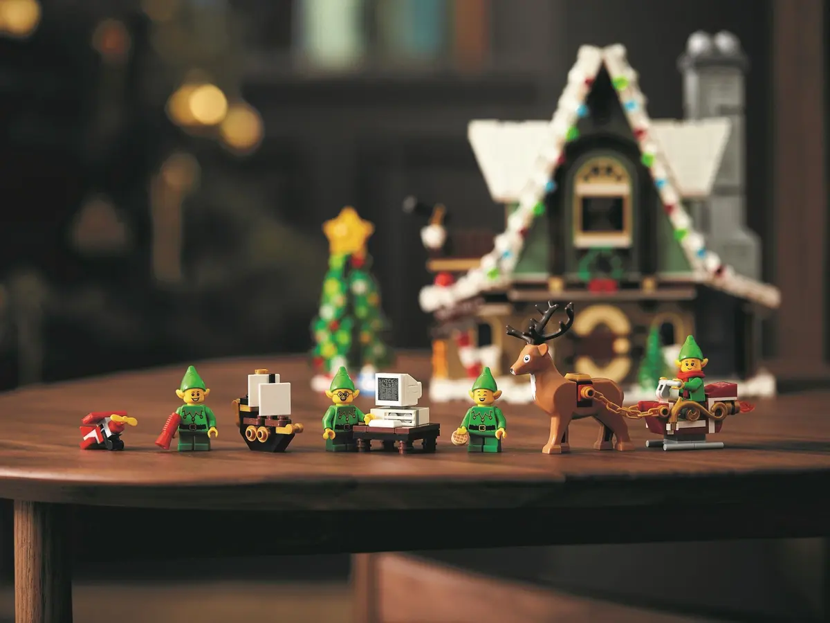 LEGO Icons 10275 Elf Club House set, image 17