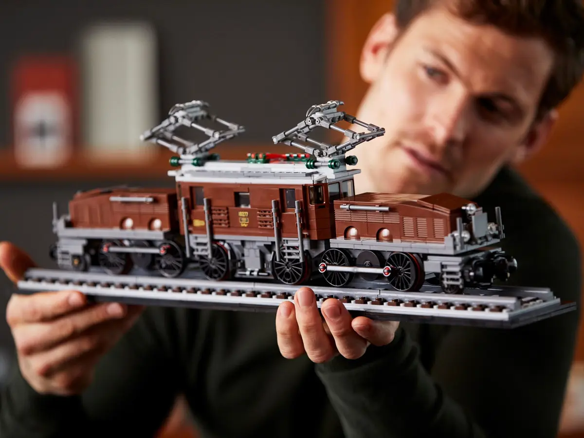 LEGO Icons 10277 Crocodile Locomotive set, image 21