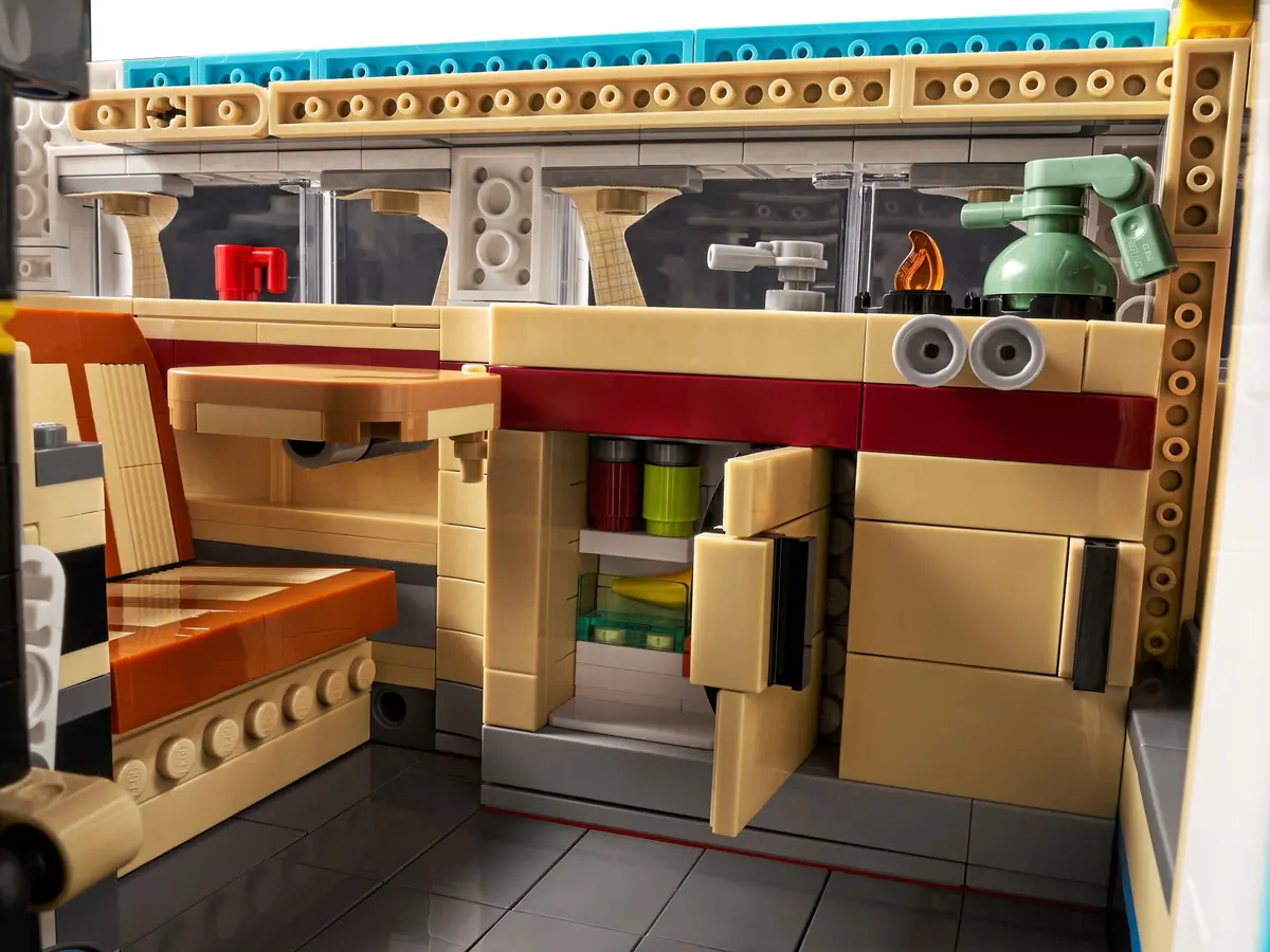 LEGO Icons 10279 Volkswagen T2 Camper Van set, image 29