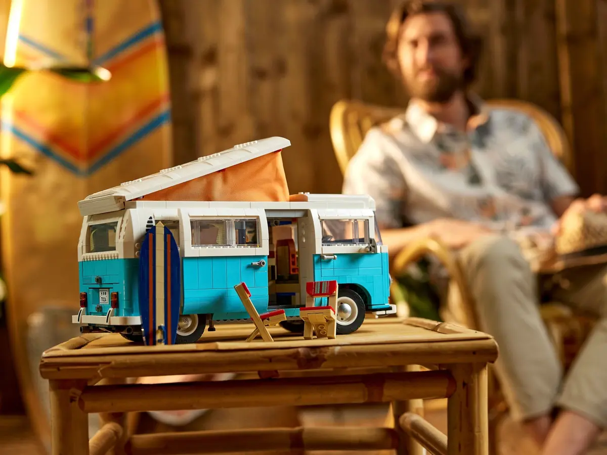 LEGO Icons 10279 Volkswagen T2 Camper Van set, image 21