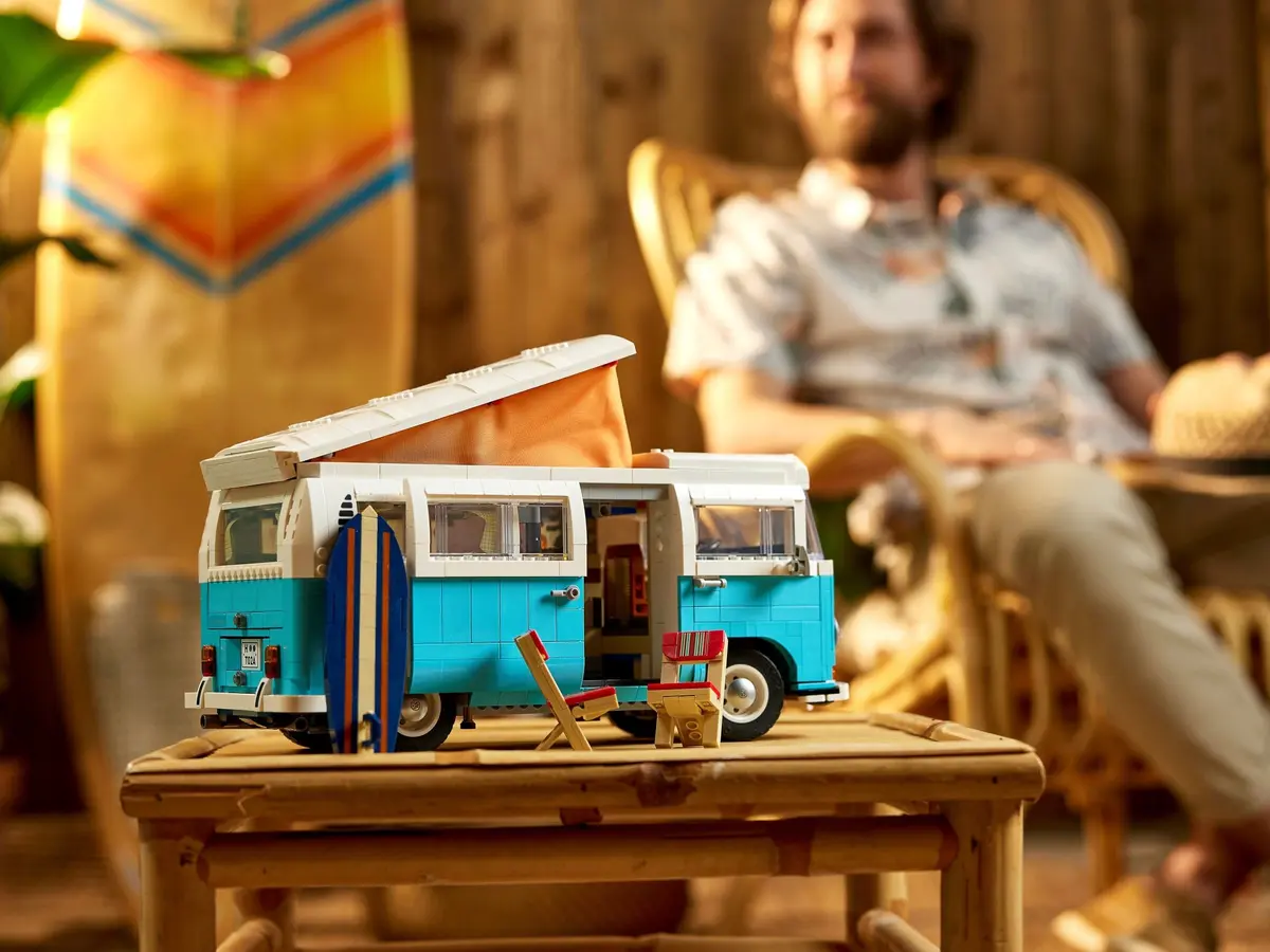 LEGO Icons 10279 Volkswagen T2 Camper Van set, image 25