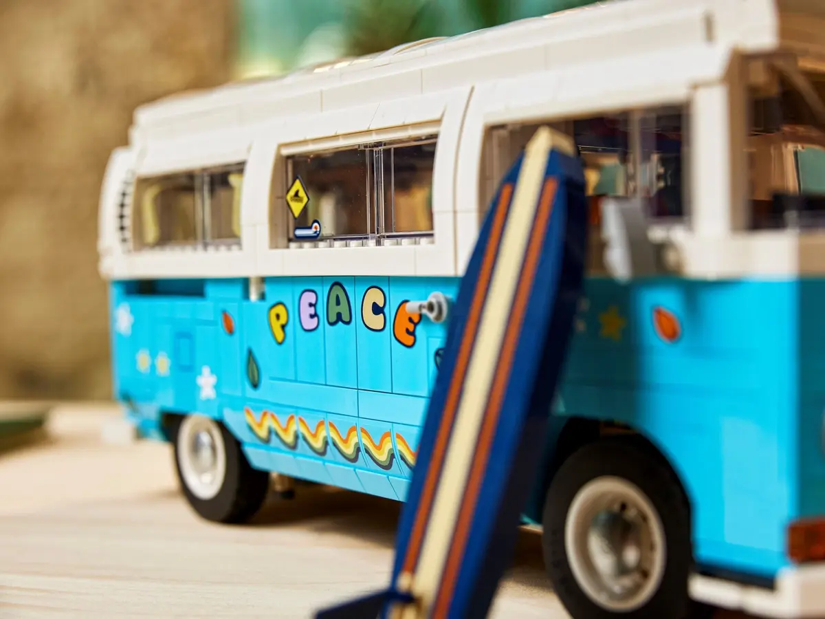 LEGO Icons 10279 Volkswagen T2 Camper Van set, image 12