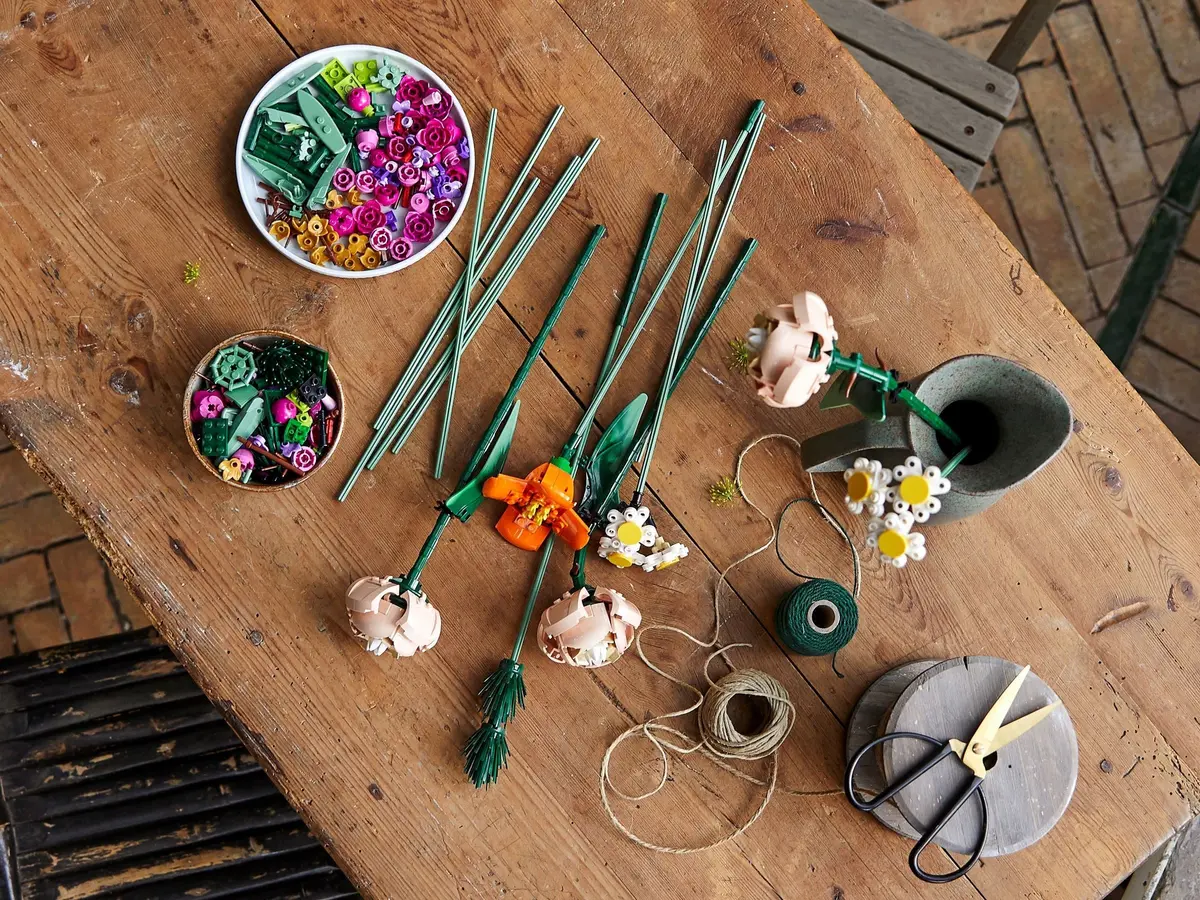 LEGO Icons 10280 Flower Bouquet set, image 9