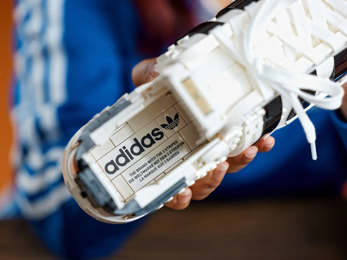 LEGO Icons 10282 Adidas Originals Superstar set, image 11