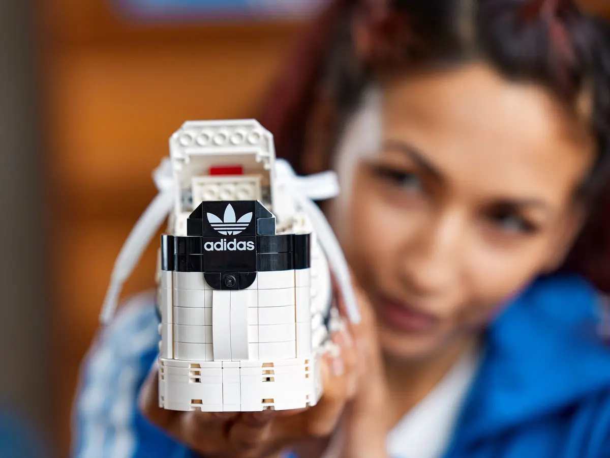 LEGO Icons 10282 Adidas Originals Superstar set, image 10