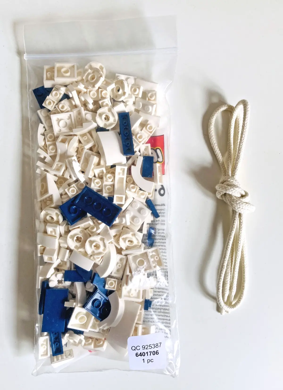 LEGO Icons 10282 Adidas Originals Superstar X Footshop 'Blueprinting' set, image 2