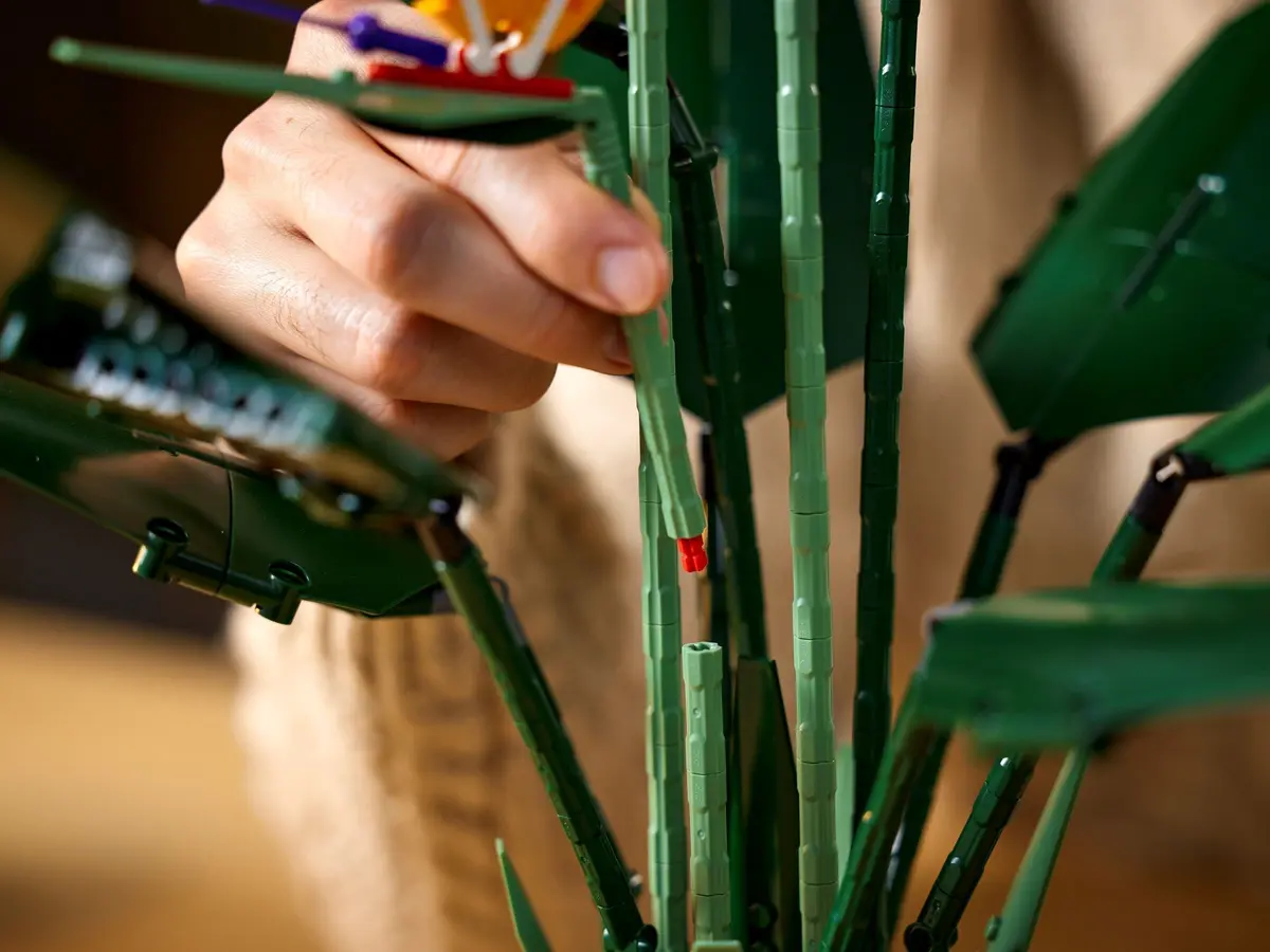 LEGO Icons 10289 Bird of Paradise set, image 3