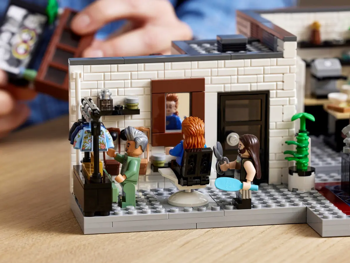 LEGO Icons 10291 Queer Eye – The Fab 5 Loft set, image 9