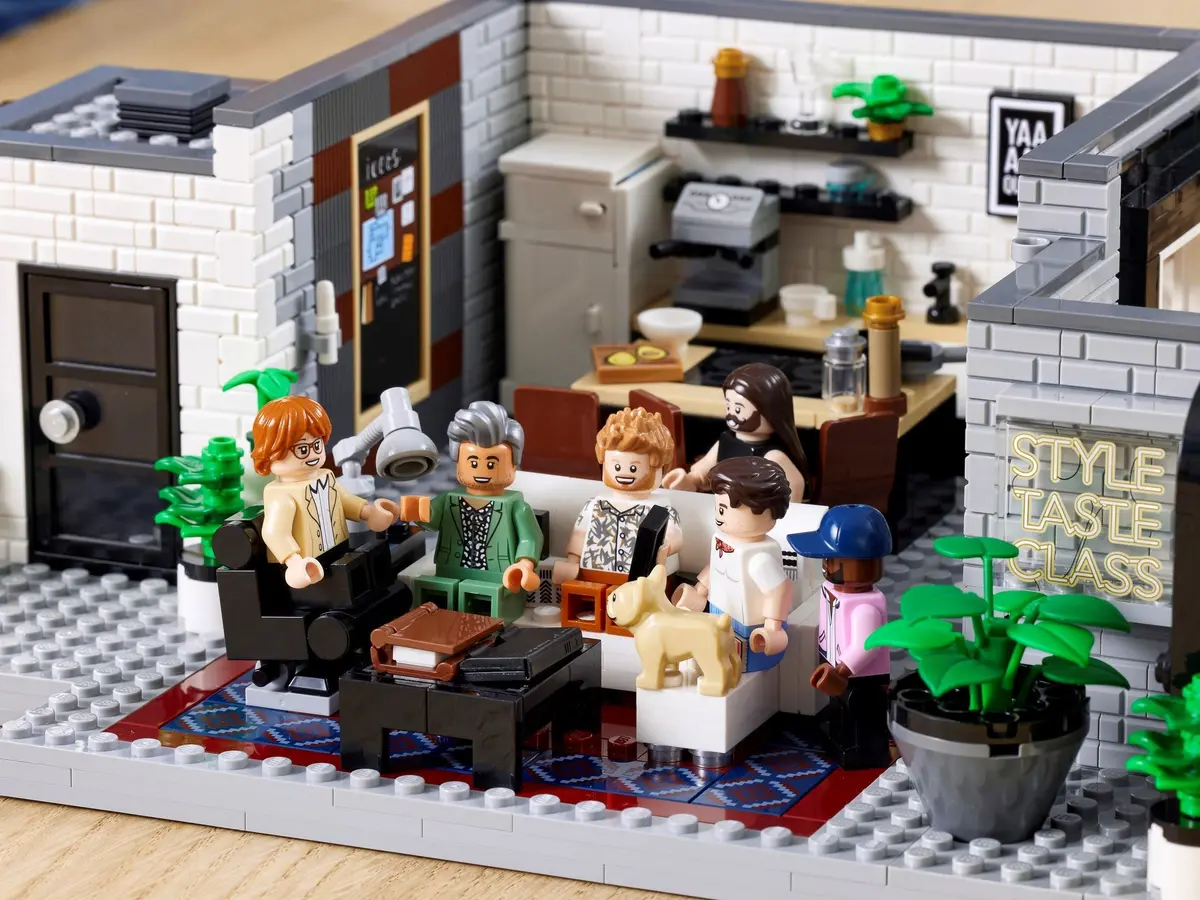 LEGO Icons 10291 Queer Eye – The Fab 5 Loft set, image 10