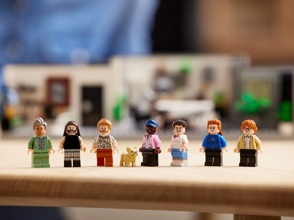 LEGO Icons 10291 Queer Eye – The Fab 5 Loft set, image 14