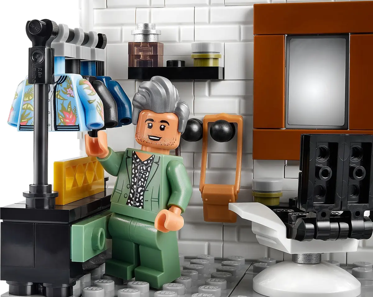 LEGO Icons 10291 Queer Eye – The Fab 5 Loft set, image 24