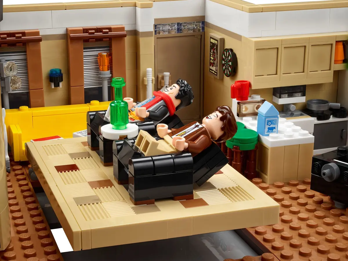 LEGO Icons 10292 The Friends Apartments set, image 52