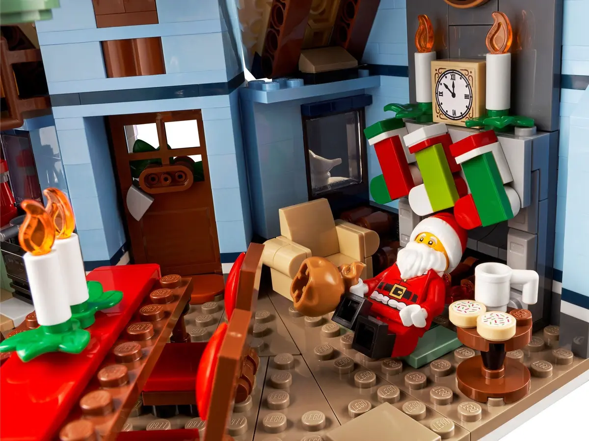 LEGO Icons 10293 Santa's Visit set, image 14