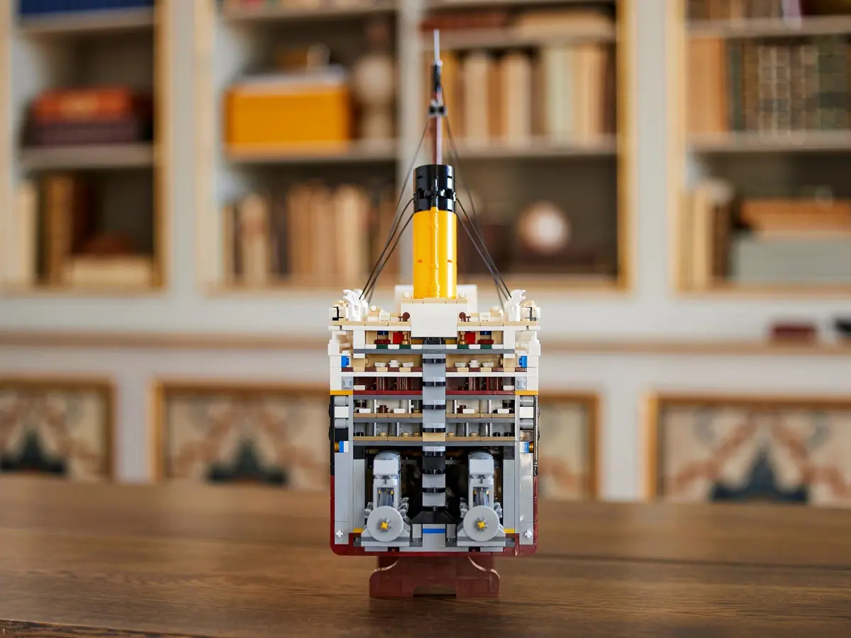 LEGO Icons 10294 Titanic set, image 9