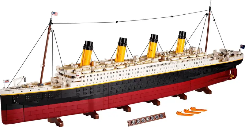 LEGO Icons 10294 Titanic set