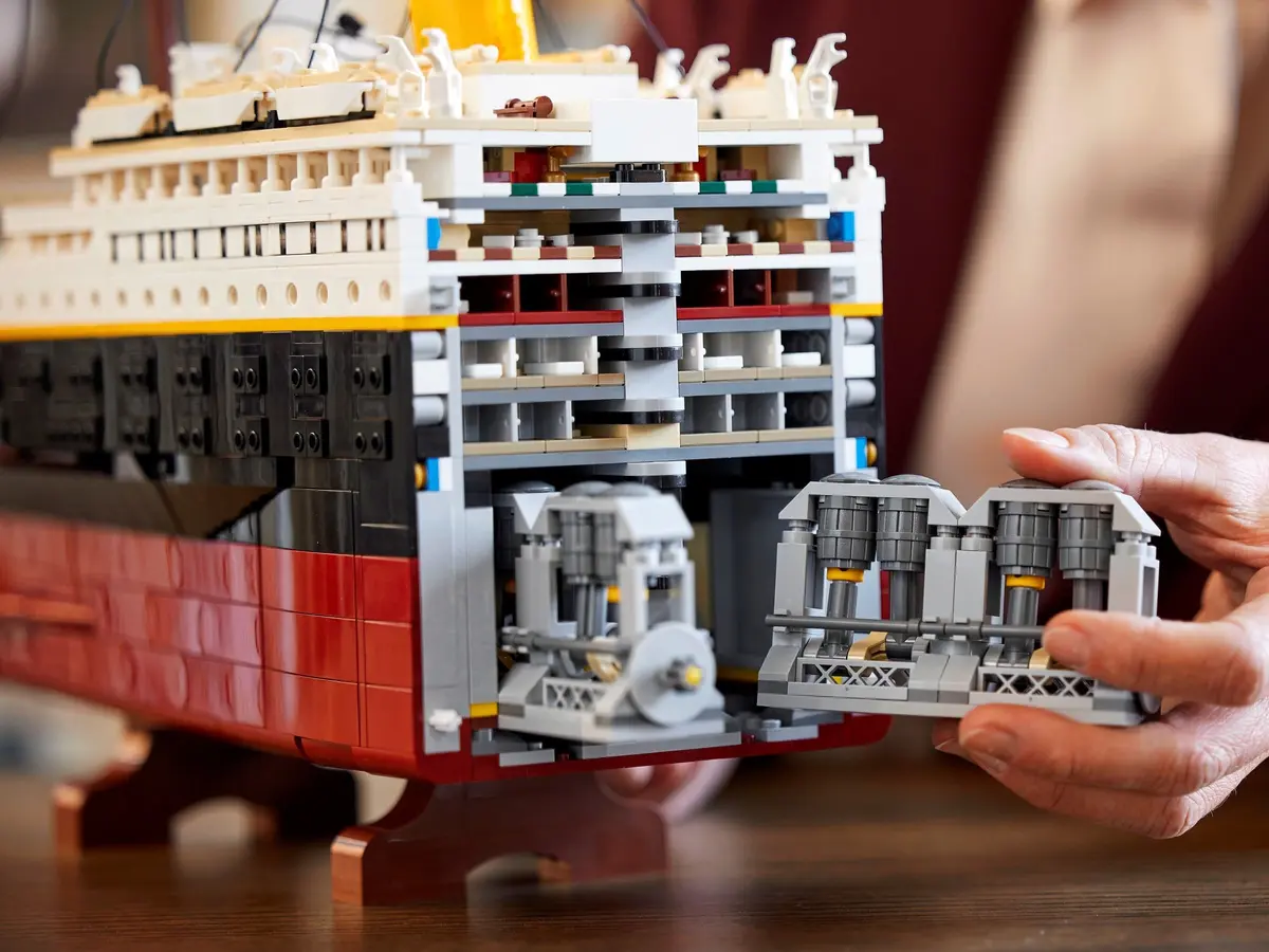 LEGO Icons 10294 Titanic set, image 29
