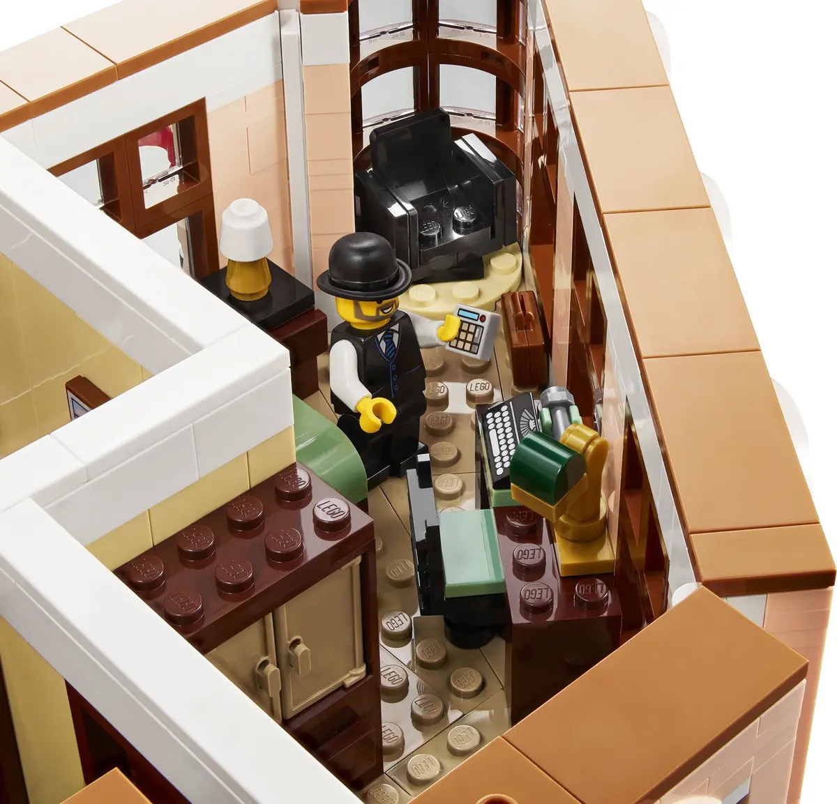 LEGO Icons 10297 Boutique Hotel set, image 22