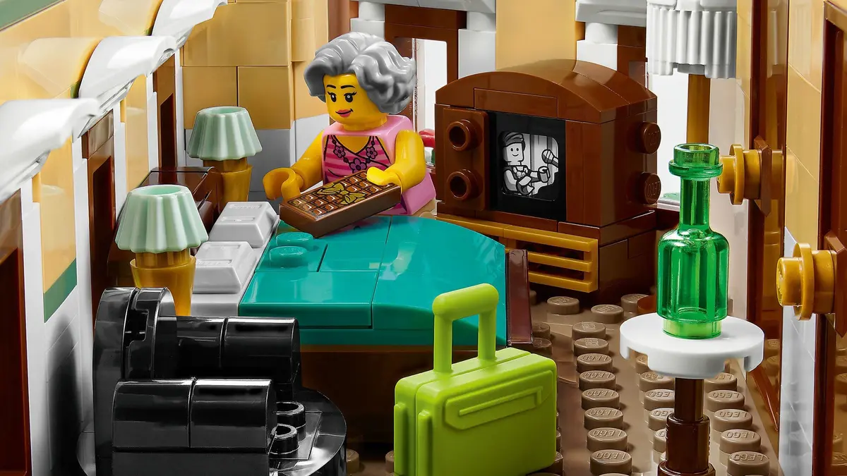LEGO Icons 10297 Boutique Hotel set, image 11