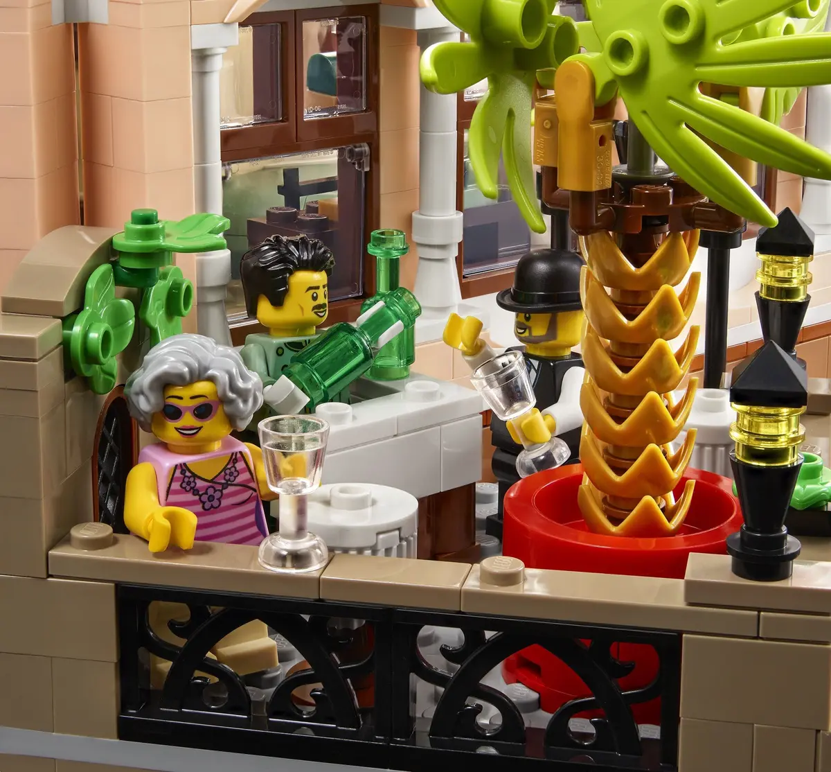 LEGO Icons 10297 Boutique Hotel set, image 21